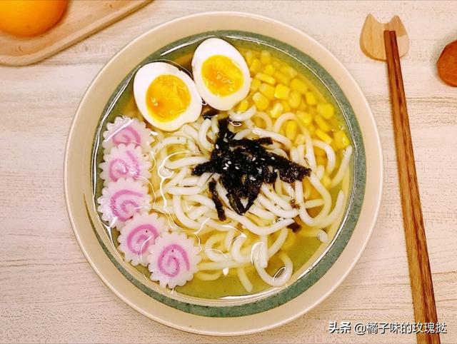 秘制乌冬面的做法，秘制乌冬面的做法和配料（吃完满满的幸福感）