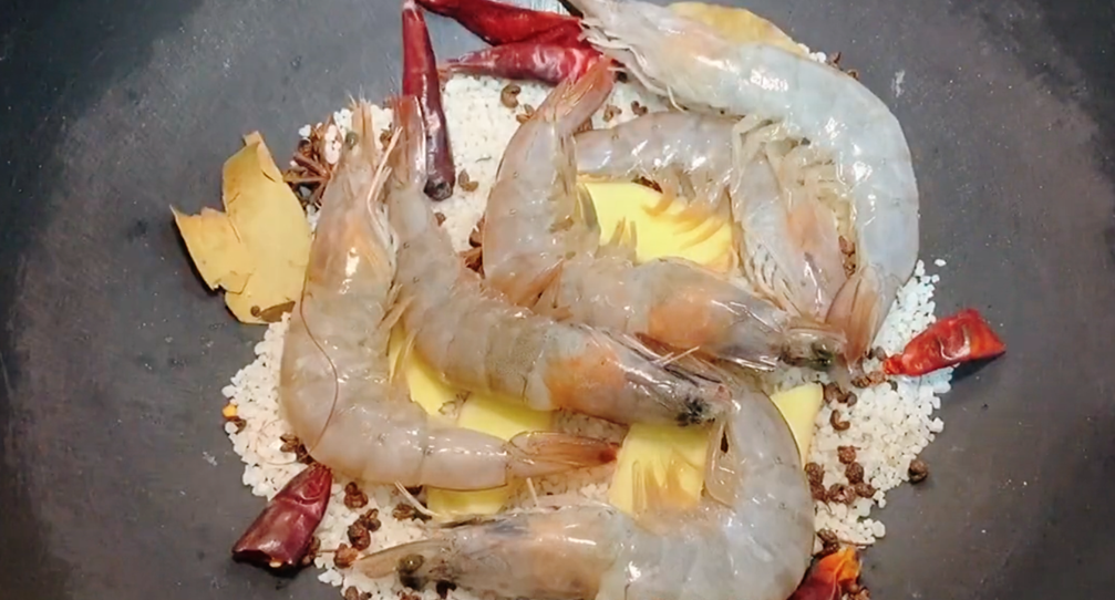 图片[4]-【盐焗大虾】做法步骤图 比饭店还要好吃 新手一看就会-起舞食谱网