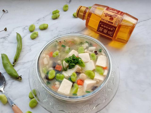 白玉豆腐汤的做法，豆腐白玉汤是什么汤（翡翠白玉汤这样做）