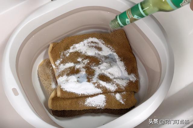 毛巾怎么洗又干净又软去味，生活小妙招毛巾怎么洗又干净又软（毛巾用久了油腻发黄有异味）