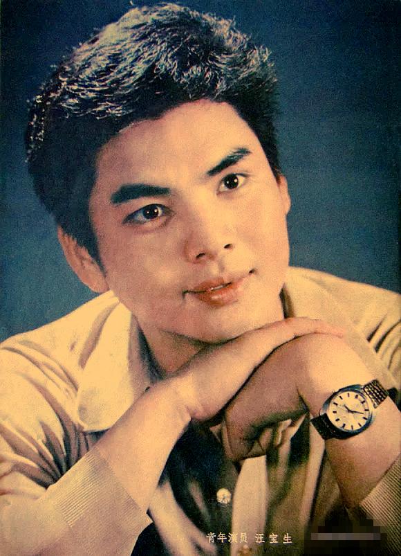 冲锋陷阵演员表，冲锋陷阵电影的女主角是谁（主演《自豪吧）