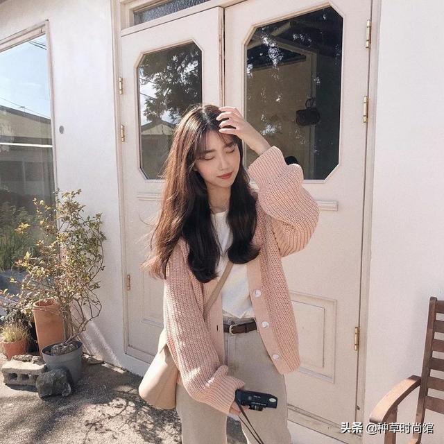 透明校服这样穿可以避免尴尬，透明校服这样穿可以避免尴尬嘛（这3种风格美呆了）