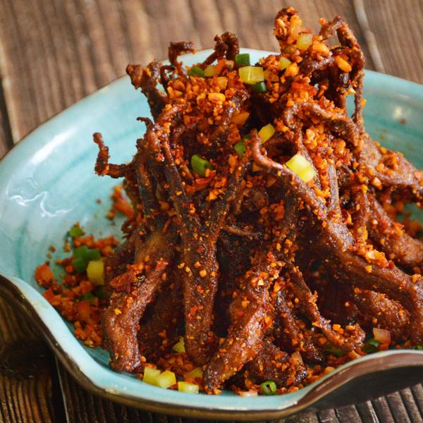 20克九制陈皮末60克黄飞鸿辣椒碎90克香醋90克白糖40克鸡饭老抽10克