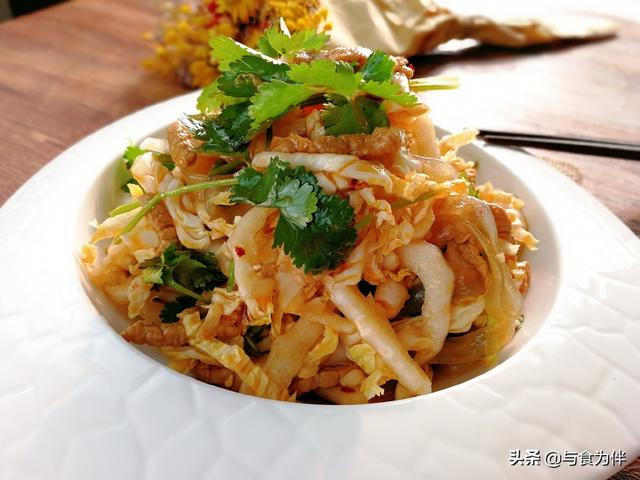 凉拌白菜丝怎么拌好吃，土豆丝凉拌怎么做好吃（记得巧用“它”）