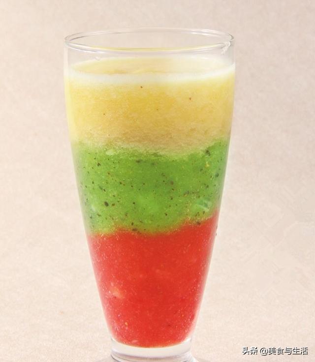 橙汁的制作方法，满杯橙汁制作方法（只用水果就可以做出漂亮的彩虹果汁）