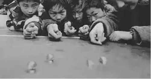 80后小时候玩的游戏，80后儿时玩的游戏有哪些（小时候玩过的经典游戏）