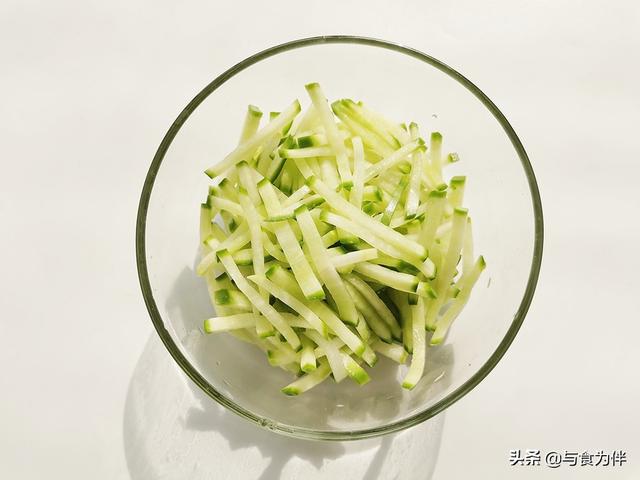 长子炒饼的家常做法，一顿饭简单不费事
