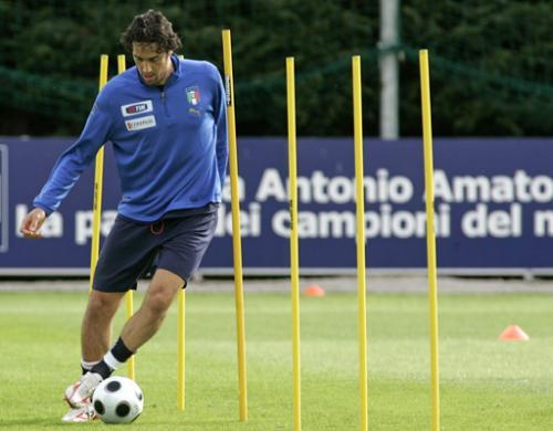 髋关节在哪个部位图片，髋关节在哪个部位（快看看髋关节的功能表现）