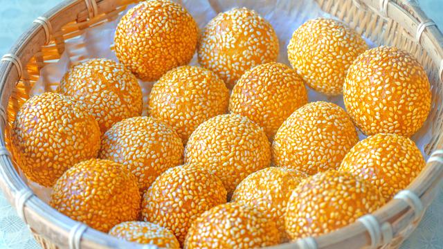 年夜饭怎么做炸货，过年吃的炸货（8道过年必备炸货）