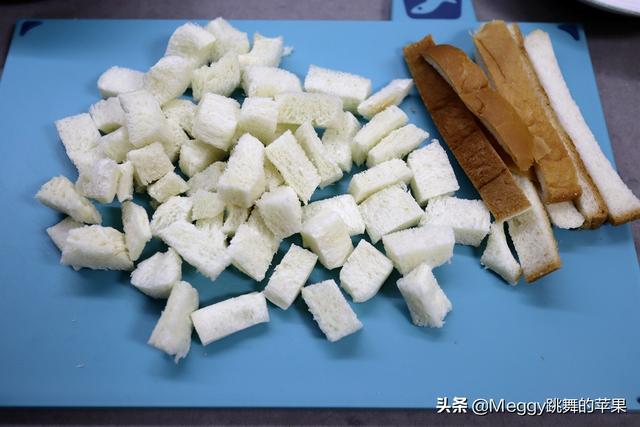 蛋奶吐司布丁步骤，戚风蛋糕里面的布丁怎么做（1盒牛奶2个鸡蛋）