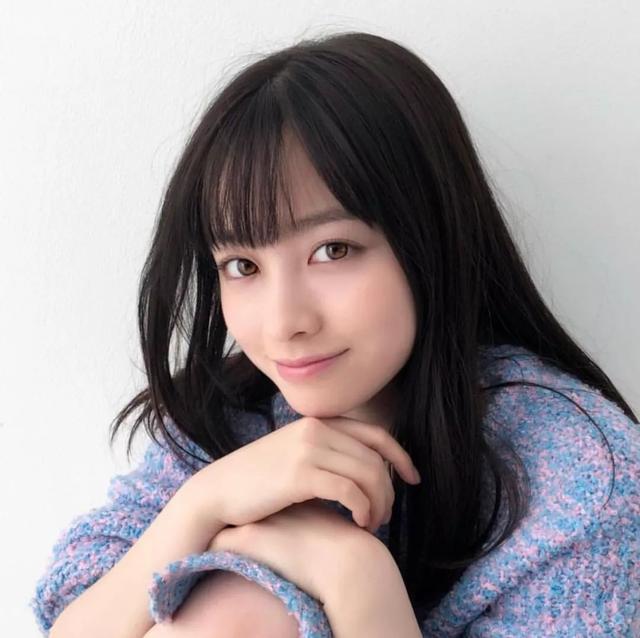 亚洲女生纯情脸，欧美女生性感身材，亚洲魔性笑容（你是高级脸还是纯情脸图片）