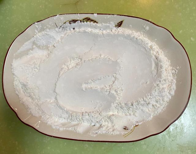 金针菇怎么炒着吃，金针菇怎么炒好吃（金针菇这样炸着吃）