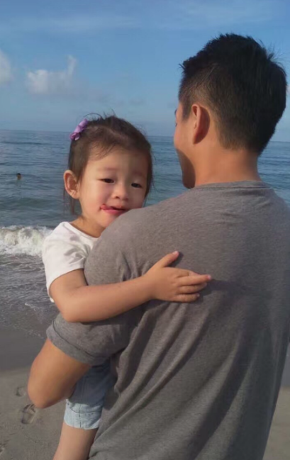 乖巧的女生外貌特征，乖巧的女生外貌特征图片（小眼睛和爸爸似复制粘贴）