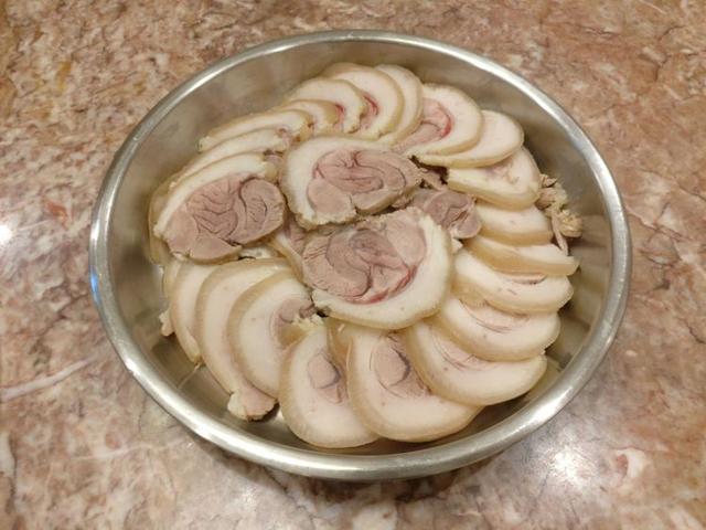 猪手的做法，沙姜猪脚简单又美味的一种做法（做猪蹄的方法视频）