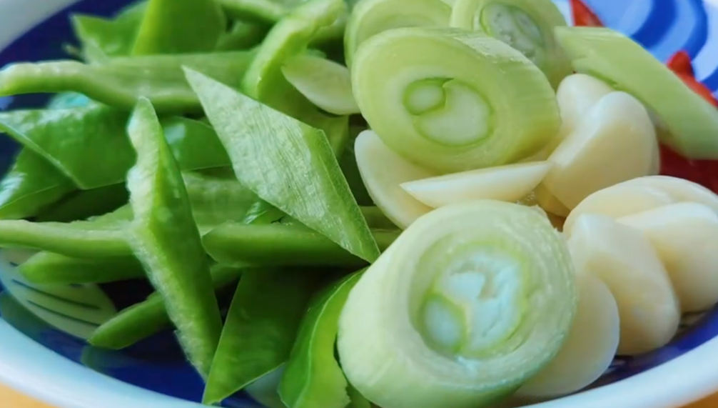 圖片[3]-【絲瓜炒雞蛋】做法步驟圖 顏色翠綠不發黑 嫩滑多汁特下飯-起舞食譜網