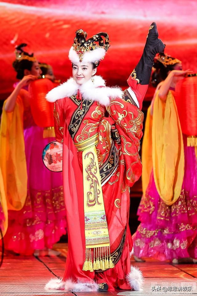 谢小诺是什么电视剧，谢诺是哪部电视剧的主演（真人秀《星跳水立方》获封“素颜女神”）