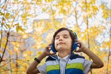 泽字组词，泽字取名男孩寓意（泽字组词二年级上册）