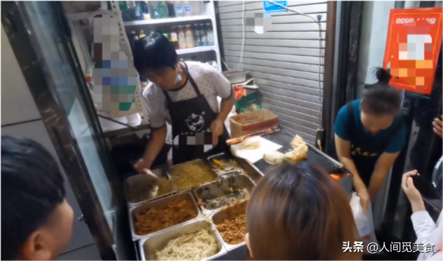 街头小吃摊(小吃加盟店最火爆的项目)