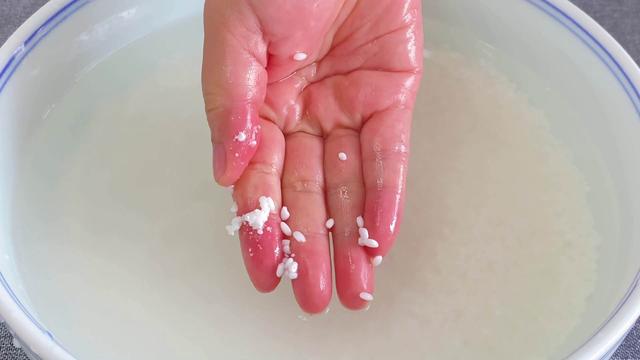 最简单的早餐做法大全，100种简单早餐做法大全[做法大全]（这6道早餐手不用碰面）