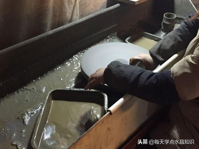 水晶工艺品加工，水晶工艺品的加工流程有多少人知道呢（了解一下水晶加工的流程）