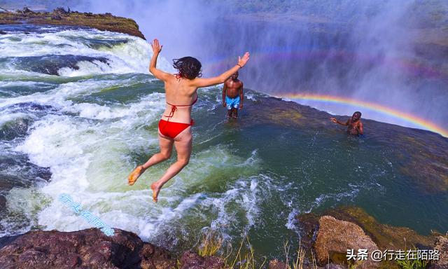 维多利亚大瀑布，维多利亚瀑布（平均每秒935吨流量）
