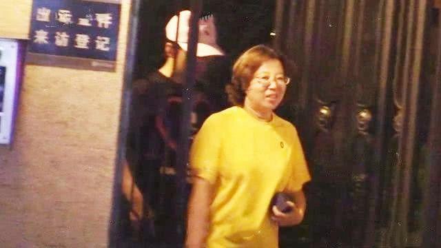 郭麒麟亲妈去哪里了，郭麒麟生母胡中惠长啥样