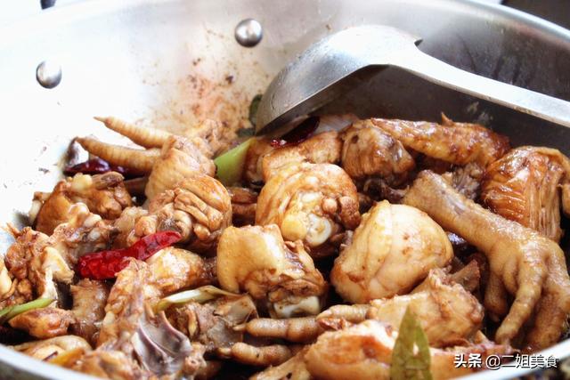 煲鸡汤要掉水吗，煲鸡汤要掉水吗用什么（大厨教您一招，以后别乱焯水了）