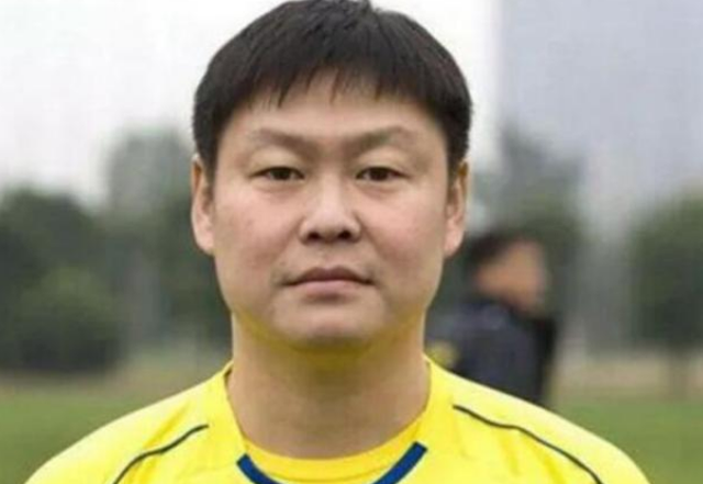 范佩西为什么叫大将军，范大将军是范佩西还是范志毅（中国足坛经典的球员绰号有哪些）