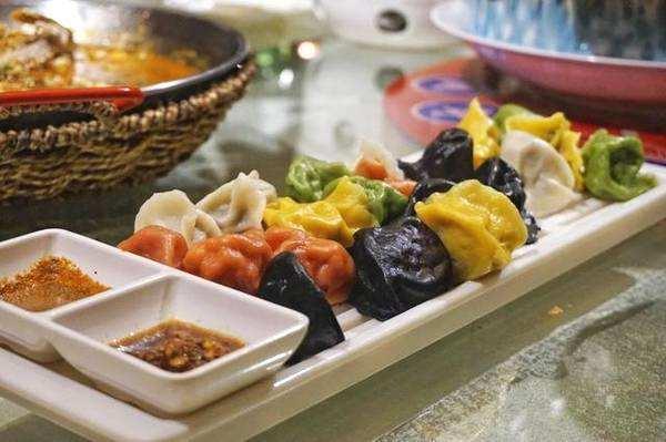 彩色饺子皮怎么做，怎么做彩色饺子皮（面点师分享万能肉馅和几种彩色饺子皮配方和做法）