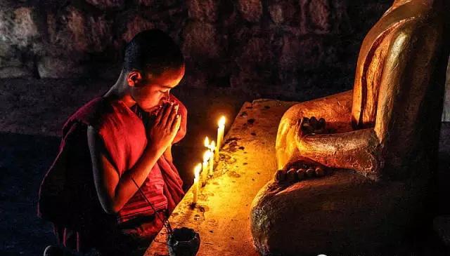 皈依三宝是什么意思，皈依三宝的好处和利益（无事不登三宝殿”什么意思）