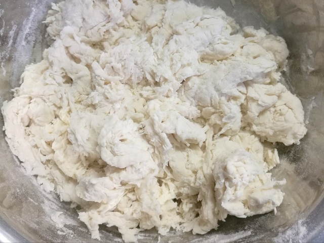 一斤面粉放多少酵母，一斤面粉需要放多少酵母（难怪总失败还有酸味）