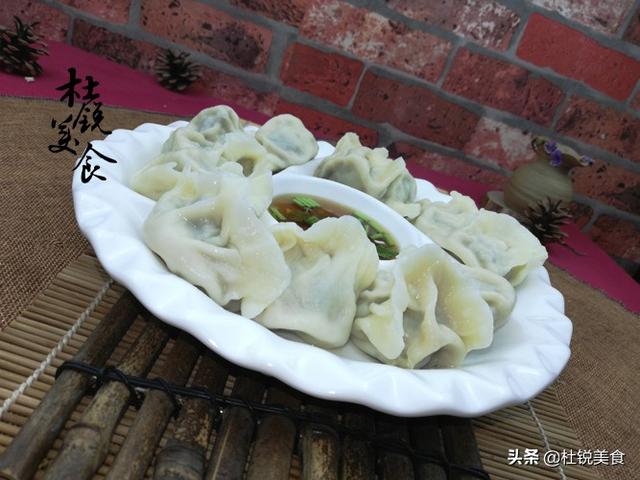 肉三鲜馅怎么调好吃，肉三鲜馅怎么调好吃视频（老师傅教你肉三鲜水饺经典做法）