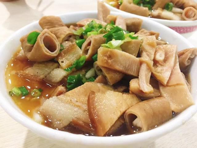 鸭肫是鸭的什么部位，鸭胗是鸭的什么部位（四川人嘴里的内脏）