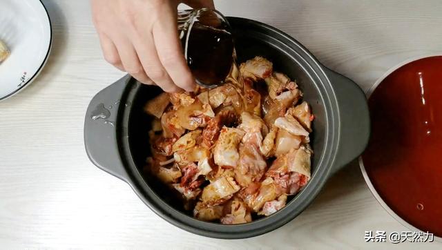三杯鸡是哪三杯，广式三杯鸡的制作方法（教你做正宗的三杯鸡）