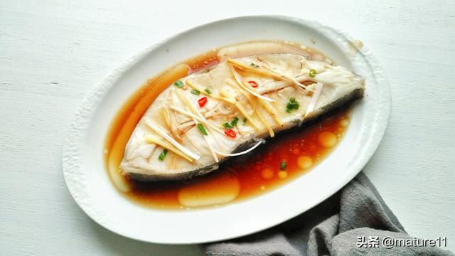 比目鱼的营养价值，比目鱼的营养价值及食用禁忌（想要孩子聪明身体壮一定要多吃它）