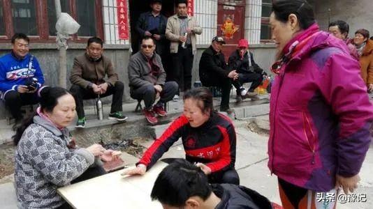 保皇规则输赢规则图，保皇基本玩法规则（河南独具特色的扑克游戏“挤黑五”）