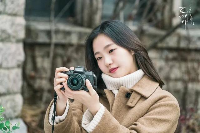 什么发型显脸小显年轻，适合瘦脸的发型（简单易打理的4款发型）