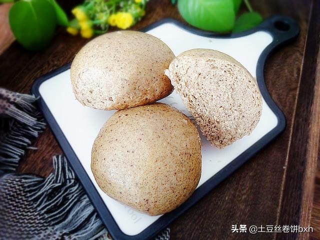 酵母发面蒸馒头技巧，如何用酵母发面蒸馒头（酵母发面做馒头要多放两种材料）