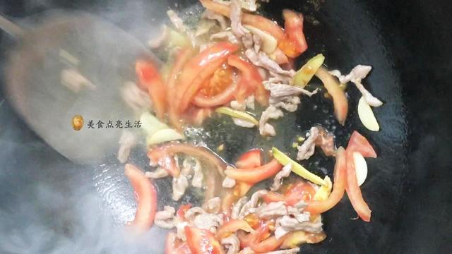 金针菇肉丝汤的家常做法，金针菇肉丝汤的家常做法大全（配上这样一碗鲜香嫩爽的菌汤）
