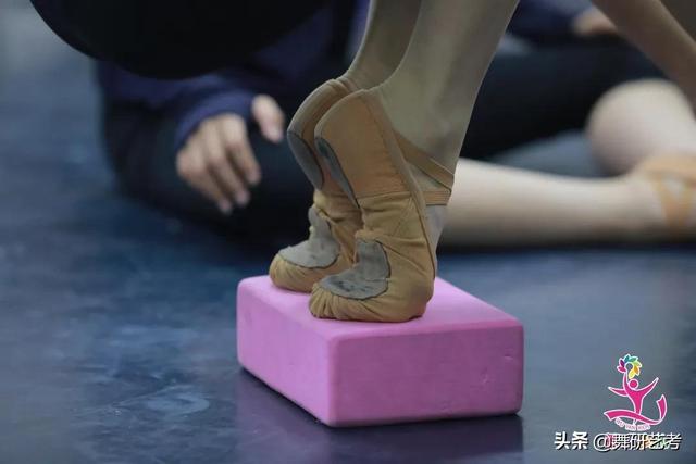 什么是稳定性，什么是稳定性心衰（什么样的舞蹈基本功才算是“扎实的”）