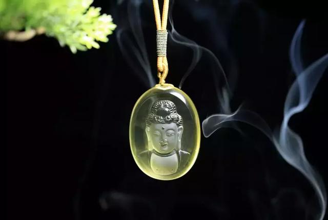 黄水晶的功效与作用，黄水晶的功效与作用及禁忌（当十二生肖守护佛 碰上黄水晶）