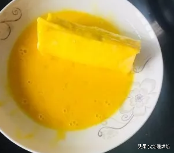 一根芝士热狗棒多少卡路里，一个芝士热狗的热量（香甜酥脆的芝士热狗棒）