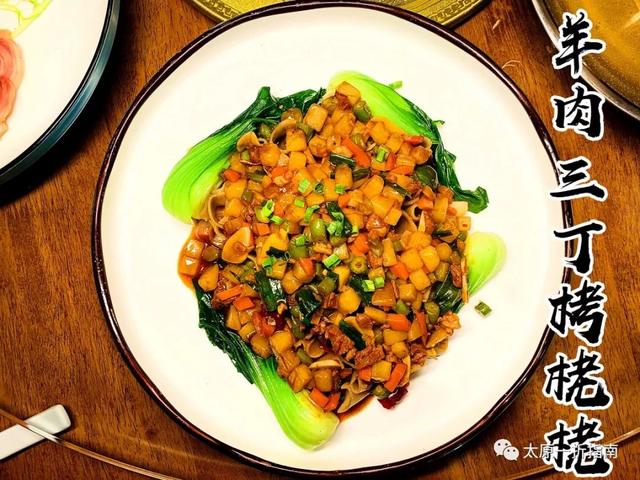 阿瓦山寨鱼头做法，阿瓦山寨鱼头的做法（太原一折指南带你去阿瓦山寨）