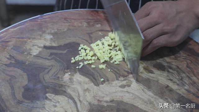 剁椒家常豆腐的做法，大厨分享“剁椒豆腐”的家常做法