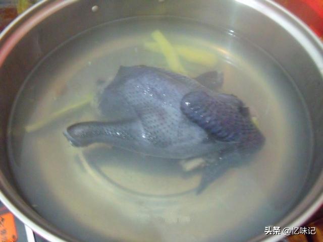 补血益气乌鸡汤，补血益气乌鸡汤做法（补血益气乌鸡汤做法大全）