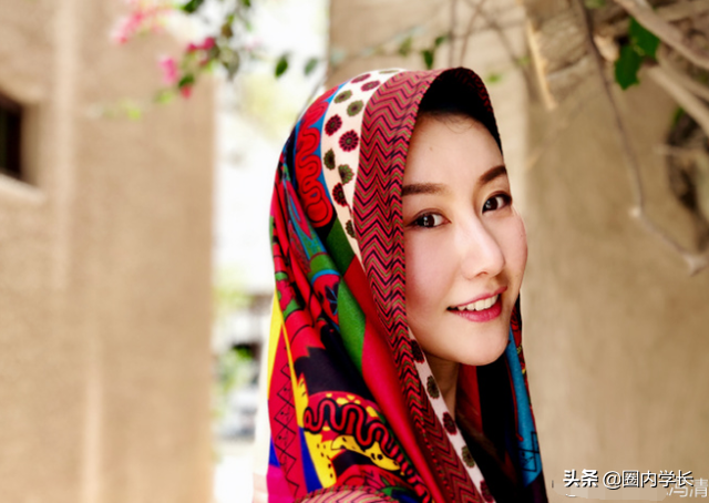 港媒曝王宝强欲再婚后，新女友冯清被曝怀孕，两人曾闹过分手