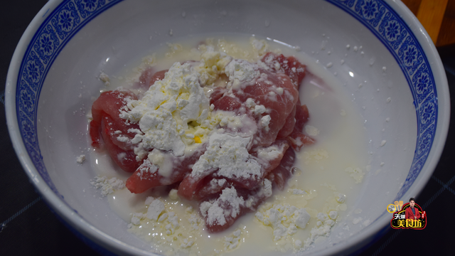 锅包肉是什么菜系，东北名菜锅包肉的家庭做法