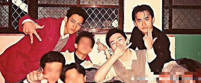 炎亚纶对汪东城的亲密举动，又黑又瘦比路人还不起眼