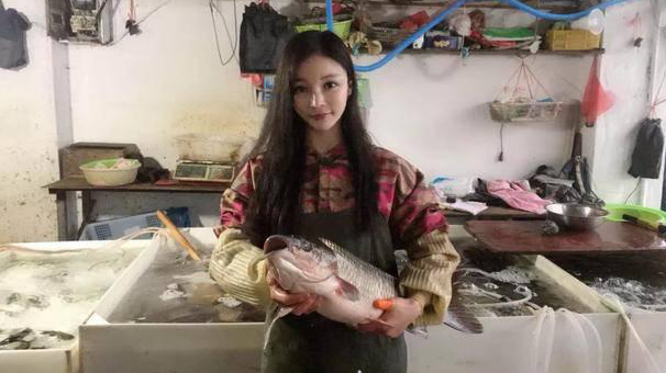 鱼不喂食会饿死吗，观赏鱼半个月不喂食会不会饿死（10年也“饿”不死）