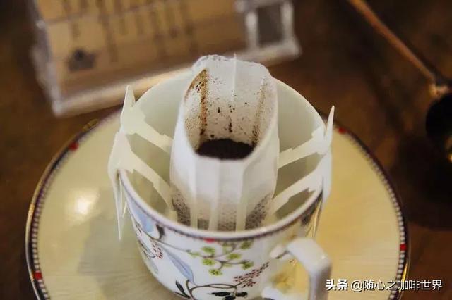 挂耳咖啡怎么冲，挂耳咖啡如何冲泡好喝（挂耳咖啡的正确冲泡方式）
